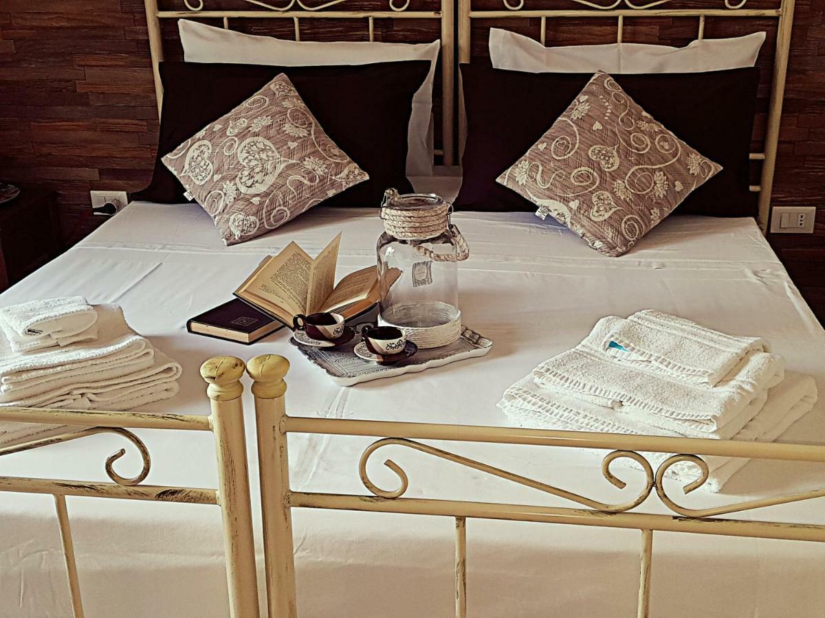 レッチェ Il Casale Dei Principi Bed & Breakfast エクステリア 写真
